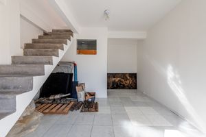 Image 35 - 897563