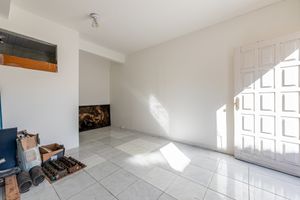 Image 36 - 897563