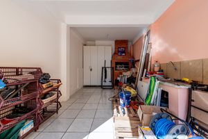 Image 46 - 897563