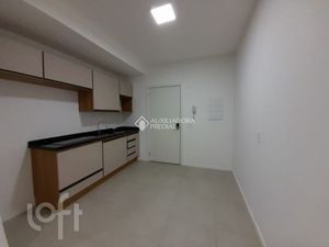 Image 8 - 897571