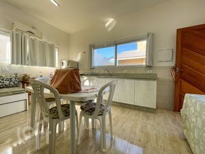 Image 9 - 897574