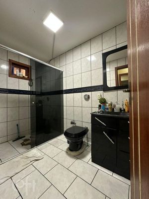 Image 19 - 897575