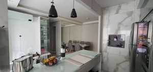 Image 14 - 897581