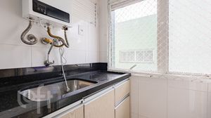 Image 8 - 897584