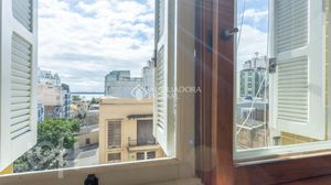 Image 15 - 897585