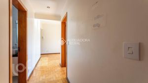 Image 21 - 897585