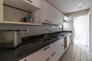 Image 6 - 897590