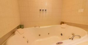 Image 8 - 897591