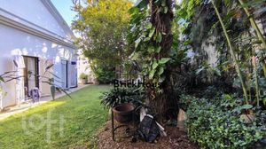 Image 11 - 897601