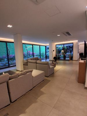 Image 22 - 897603