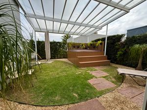 Image 8 - 897617