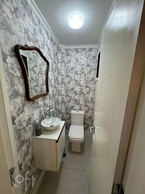 Image 19 - 897626