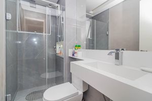 Image 9 - 897630