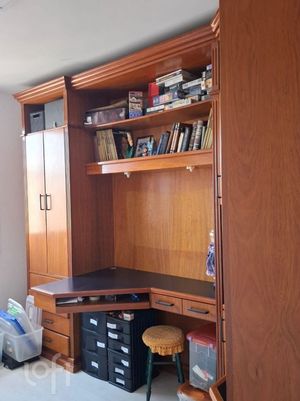 Image 12 - 897635