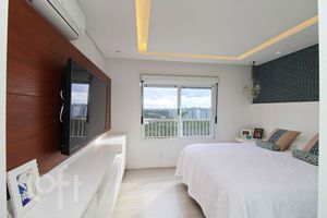 Image 9 - 897656