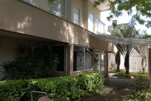 Image 18 - 897657
