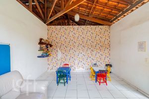 Image 13 - 897659
