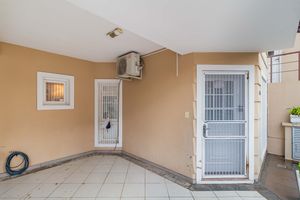 Image 39 - 897660