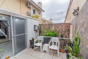Image 37 - 897660