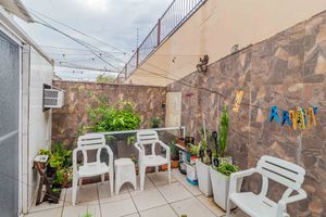 Image 38 - 897660