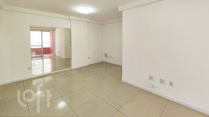 Image 4 - 897662