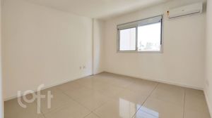 Image 9 - 897662