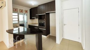 Image 4 - 897664