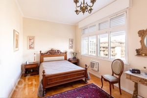 Image 8 - 897669
