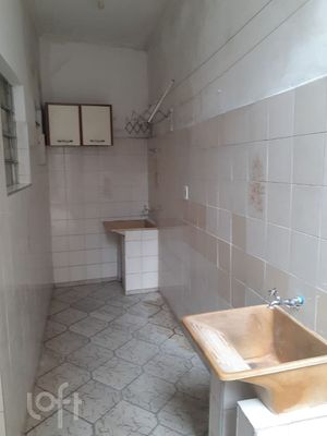Image 11 - 897672