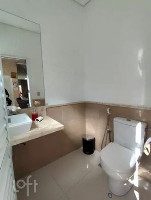 Image 19 - 897673