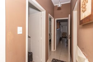 Image 30 - 897677