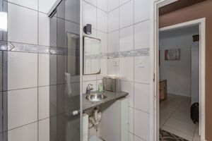 Image 35 - 897677