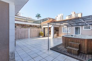 Image 21 - 897677