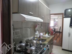 Image 12 - 897678