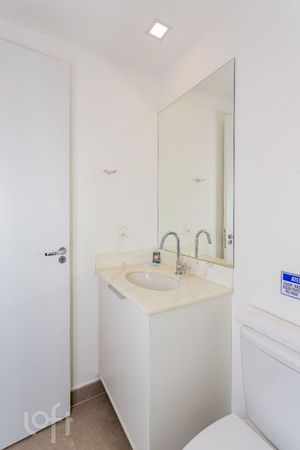 Image 10 - 897679