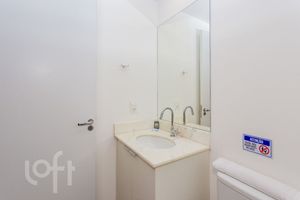 Image 9 - 897679
