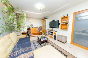 Image 4 - 897680