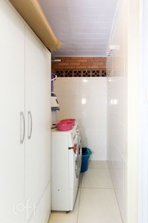 Image 11 - 897686