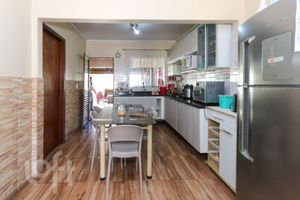 Image 13 - 897690
