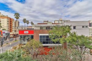 Image 4 - 897694
