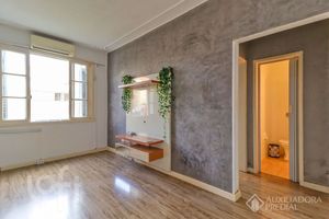 Image 1 - 897694