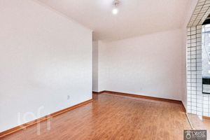Image 18 - 897701