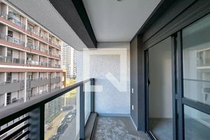 Image 6 - 897713