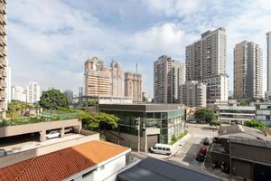 Image 18 - 897759