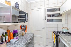 Image 18 - 897761
