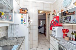 Image 19 - 897761