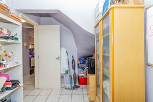 Image 24 - 897761