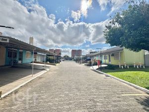 Image 6 - 897763