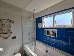 Image 8 - 897769
