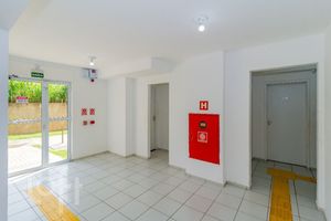 Image 37 - 897785